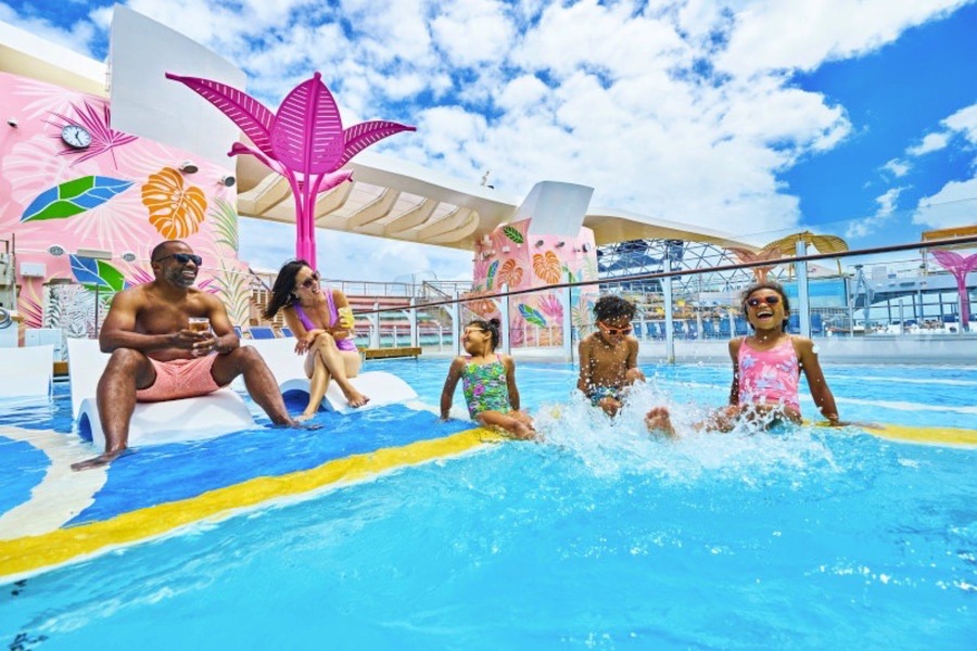 RCI Wonder of the Seas Pool Deck - River Jordan 2.jpg.jpg